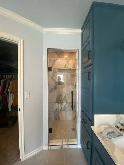 Freshly painted bathroom walls and crown molding